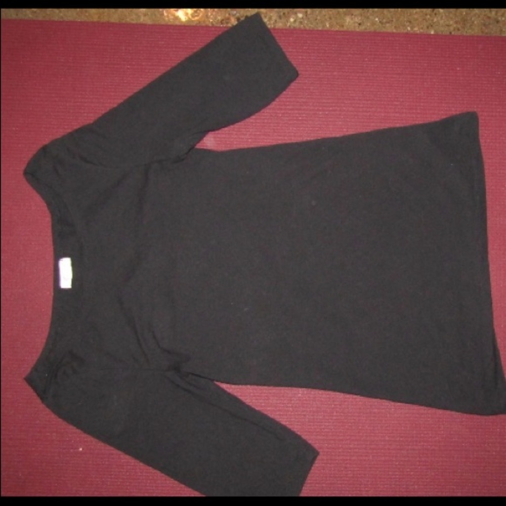 Simple black 3/4 cut top